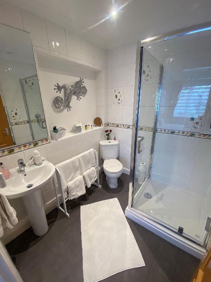 Keppel Gate B&B - Silver Birch Ensuite Room Overseal Екстериор снимка